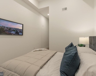 1421 E Columbia Avenue - Photo Thumbnail 27
