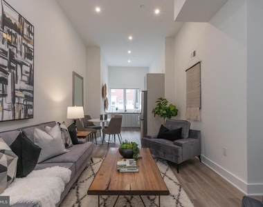 1421 E Columbia Avenue - Photo Thumbnail 5