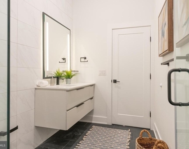 1421 E Columbia Avenue - Photo Thumbnail 18
