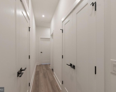 1421 E Columbia Avenue - Photo Thumbnail 37