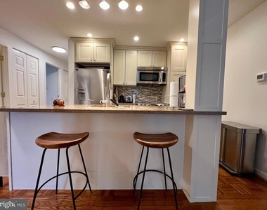 136 N Bread Street - Photo Thumbnail 3
