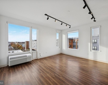 4240 Chestnut Street - Photo Thumbnail 3