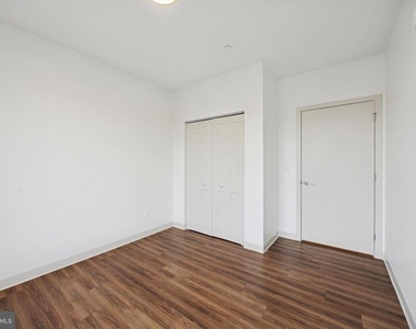 4240 Chestnut Street - Photo Thumbnail 2