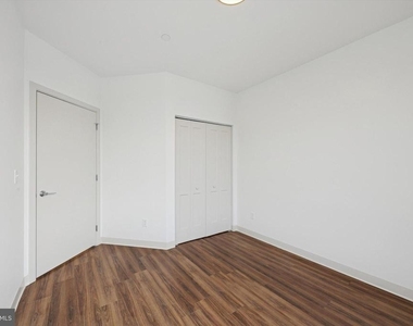 4240 Chestnut Street - Photo Thumbnail 8