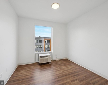4240 Chestnut Street - Photo Thumbnail 5