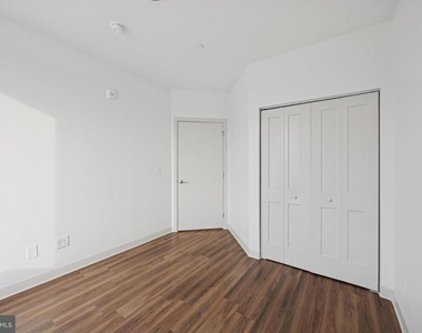 4240 Chestnut Street - Photo Thumbnail 7