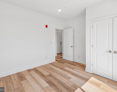 4820 Chester Avenue - Photo Thumbnail 10