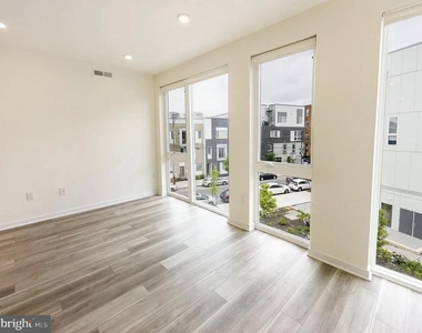 1600 Germantown Avenue - Photo Thumbnail 12