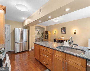 5969 Jannette Street - Photo Thumbnail 11