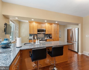 5969 Jannette Street - Photo Thumbnail 8