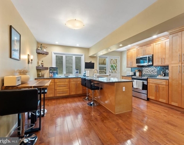 5969 Jannette Street - Photo Thumbnail 6