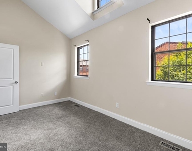 778 S Front Street - Photo Thumbnail 15