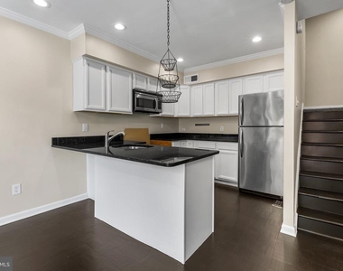 778 S Front Street - Photo Thumbnail 1