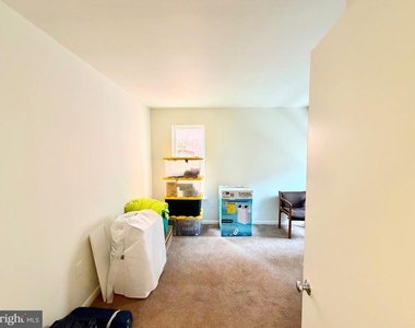 1209 Locust Street - Photo Thumbnail 6