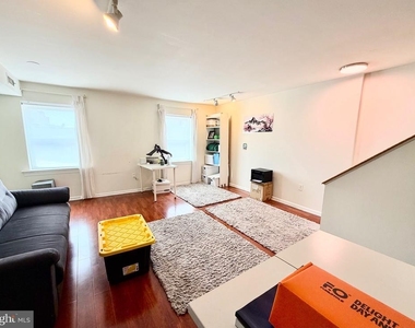 1209 Locust Street - Photo Thumbnail 2