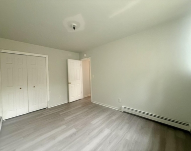 410 S Revena Boulevard - Photo Thumbnail 8
