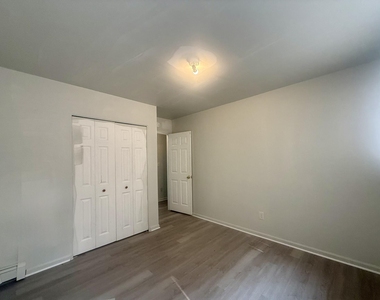 410 S Revena Boulevard - Photo Thumbnail 12