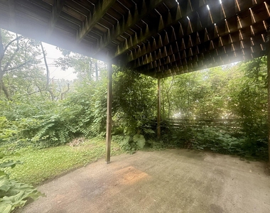 410 S Revena Boulevard - Photo Thumbnail 13