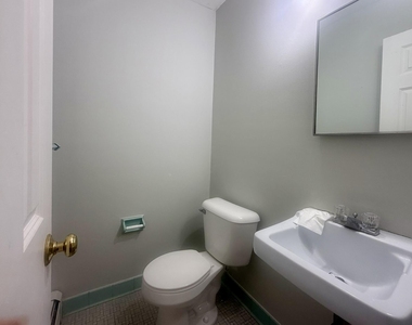 410 S Revena Boulevard - Photo Thumbnail 5