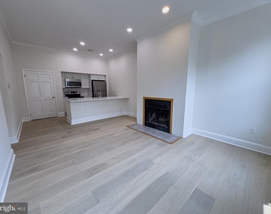 1703 Green Street - Photo Thumbnail 4