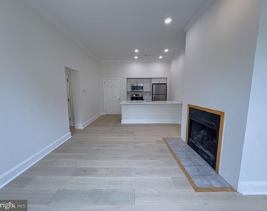 1703 Green Street - Photo Thumbnail 5