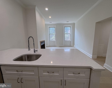 1703 Green Street - Photo Thumbnail 10