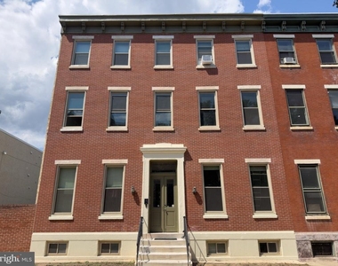 1703 Green Street - Photo Thumbnail 3