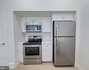 1703 Green Street - Photo Thumbnail 8