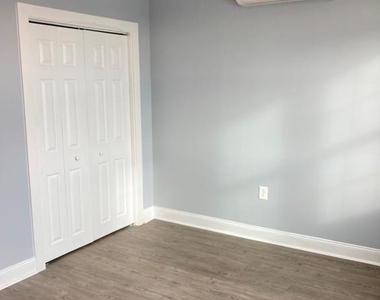 4663 Paul Street - Photo Thumbnail 2