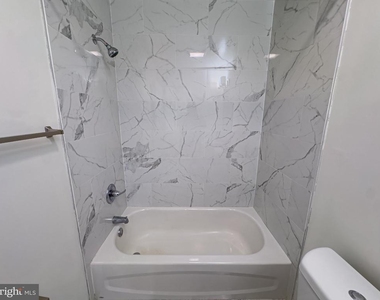 2113 Green Street - Photo Thumbnail 7