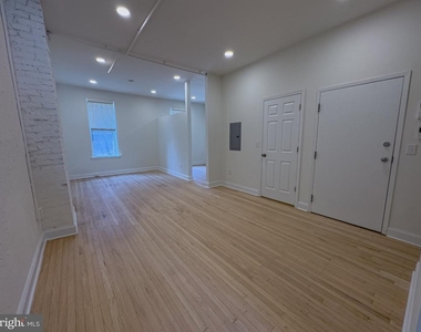 2113 Green Street - Photo Thumbnail 3