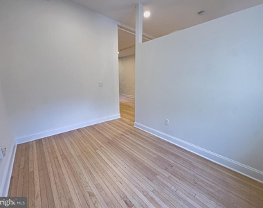 2113 Green Street - Photo Thumbnail 13