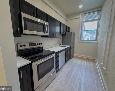 2113 Green Street - Photo Thumbnail 1