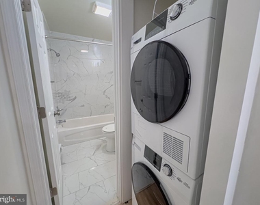 2113 Green Street - Photo Thumbnail 6