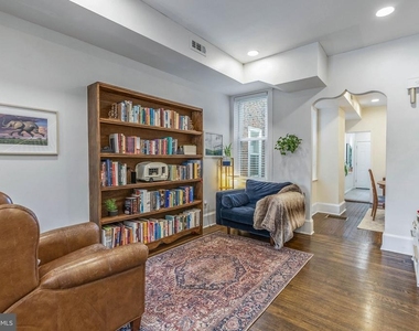 3183 E Thompson Street - Photo Thumbnail 5