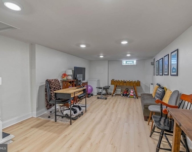 3183 E Thompson Street - Photo Thumbnail 13