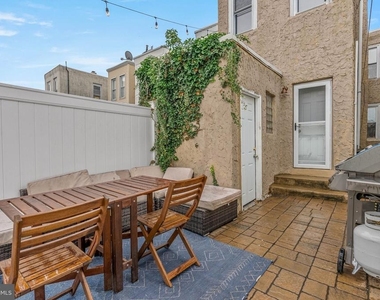3183 E Thompson Street - Photo Thumbnail 12