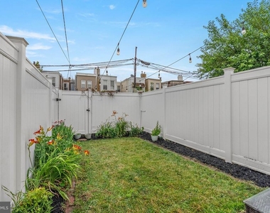 3183 E Thompson Street - Photo Thumbnail 11