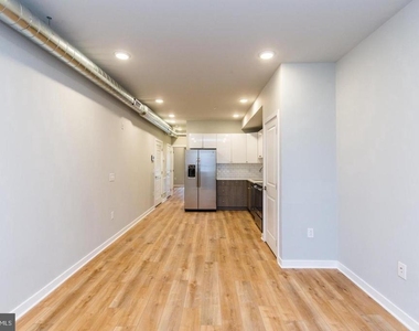 2543 N Front Street - Photo Thumbnail 2
