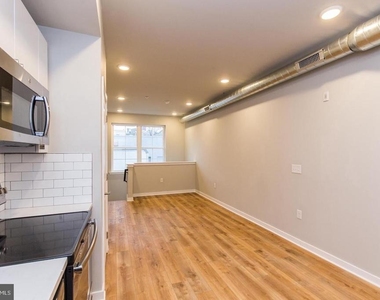 2543 N Front Street - Photo Thumbnail 3