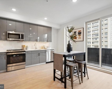 225 N 12th Street - Photo Thumbnail 6