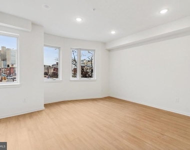 245 N 12th Street - Photo Thumbnail 6