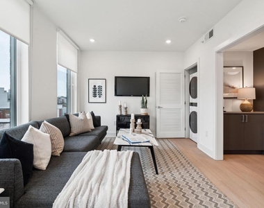 2000 Dreer Street - Photo Thumbnail 11
