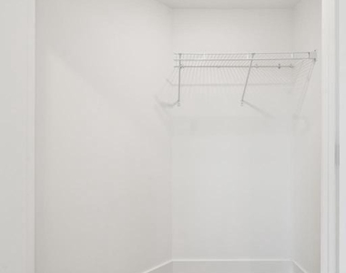 2000 Dreer Street - Photo Thumbnail 14