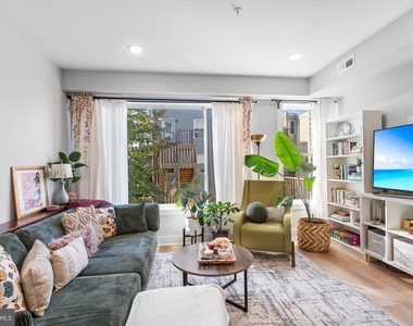 1924 N 6th Street - Photo Thumbnail 2
