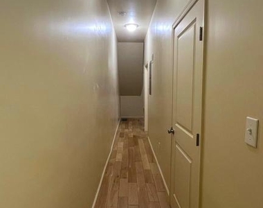 1219 W Silver Street - Photo Thumbnail 10
