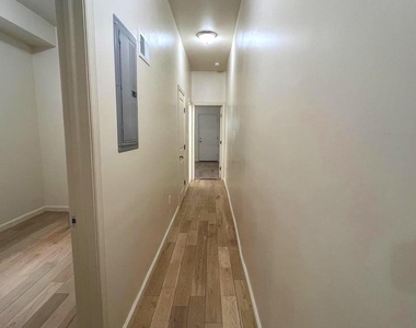 1219 W Silver Street - Photo Thumbnail 5