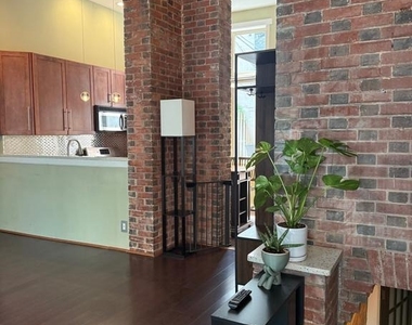 2200 Pine Street - Photo Thumbnail 2