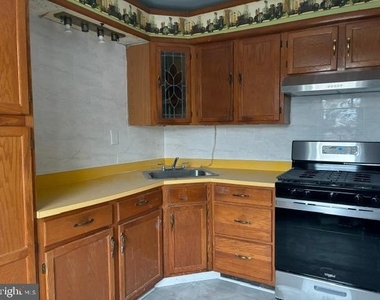 42 S 55th Street - Photo Thumbnail 4