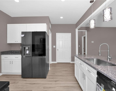 107 Miami Street - Photo Thumbnail 26